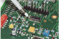 连接信号和示波器的探头